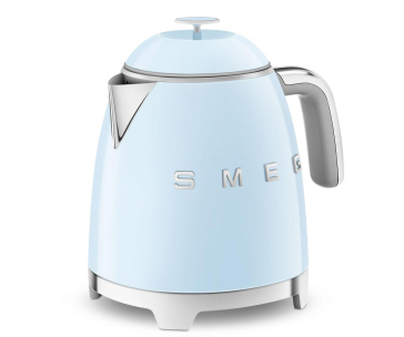 Smeg KLF05PBEU mini rychlovarná konvice, 0,8 l / 3 šálky, 1400 W, styl 50. let, pastelově modrá