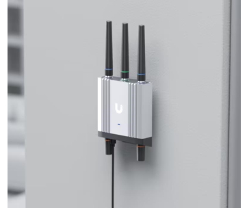 UBNT UMR - Industrial Mobile Router