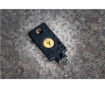 YubiKey 5C NFC - USB-C, klíč/token s vícefaktorovou autentizaci (NFC), podpora OpenPGP a Smart Card (2FA)