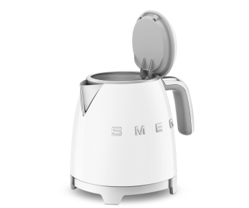 Smeg KLF05WHEU, mini rychlovarná konvice, 0,8 l / 3 šálky, 1400 W, styl 50. let, bílá