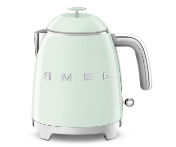 Smeg KLF05PGEU mini rychlovarná konvice, 0,8 l / 3 šálky, 1400 W, styl 50. let, pastelově zelená