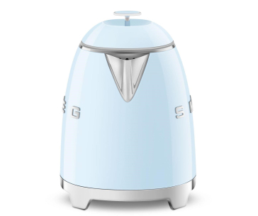 Smeg KLF05PBEU mini rychlovarná konvice, 0,8 l / 3 šálky, 1400 W, styl 50. let, pastelově modrá