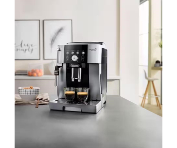 DeLonghi Magnifica S Smart ECAM 250.23.SB automatický kávovar, 1450 W, 15 bar, vestavěný mlýnek, stříbrná